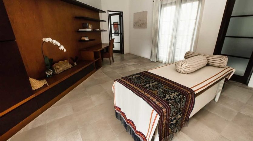 Berawa Family Living - 4 Bedroom Freehold Villa - Bali Luxury Estate 3