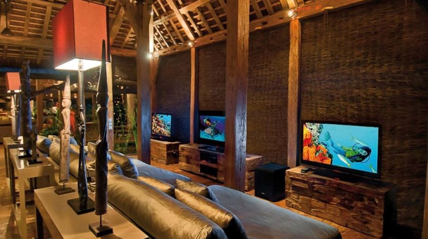 Luxury Canggu Villa - 5 Bedroom Joglo Style - Bali Luxury Estate 6
