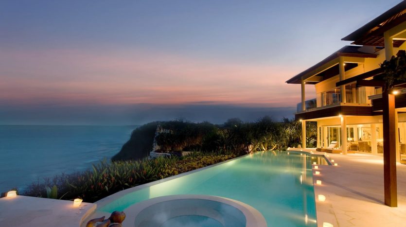 Luxury Uluwatu Cliff Villa - 5 Bedroom Freehold - Bali Luxury Estate
