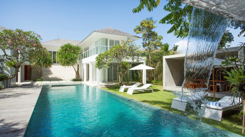 Villa for Sale in Canggu - 6 Bedroom Freehold Luxury - Bali Luxury Estate (4)