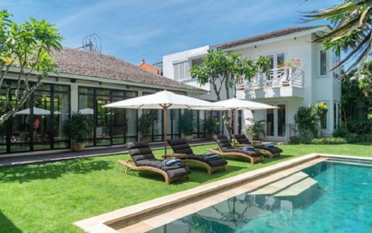 Modern Luxury Villa in the Hearth of Seminyak for Sale - Bali Luxury Estate (1)