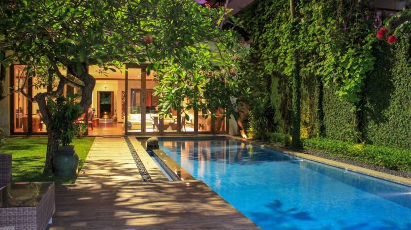 Private Beachfront Residence Kuta - Bali Luxury Estate (6)