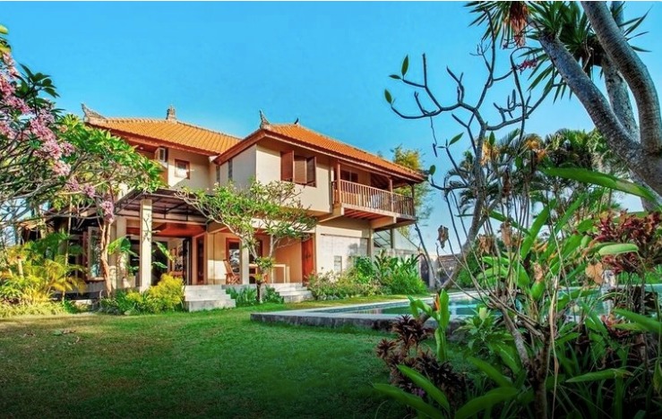 Beautiful Villa With Large Garden In Central Berawa - Bali Luxury Estate (8)