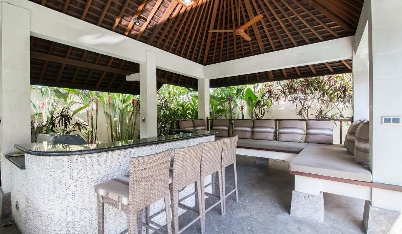 Magnificent villa in Batu Belig - Bali Luxury Estate (7)
