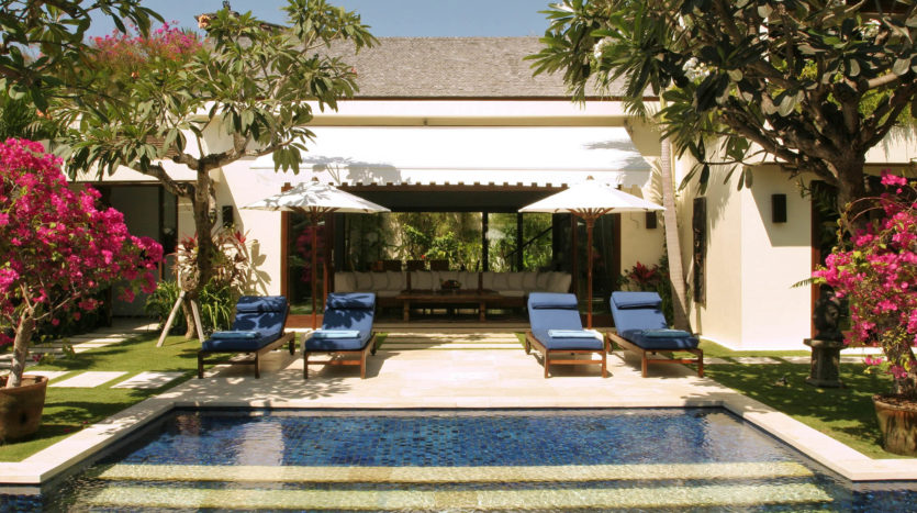 Beautiful villa for sale close by The Legian hotel - Bali Luxury Estate (1)