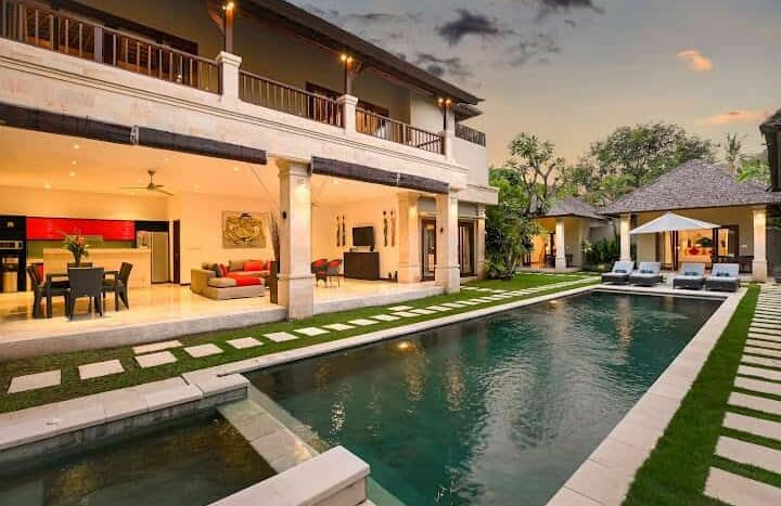 Seminyak Villa for Sale - Total 7 bedrooms - Bali Luxury Estate (1)