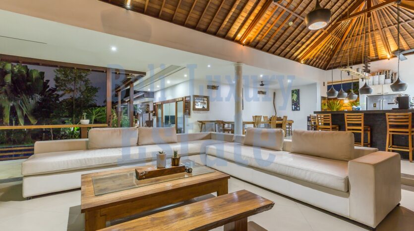 Tropical Villa in the Heart of Kerobokan - Leasehold - Bali Luxury Estate 0 (15)