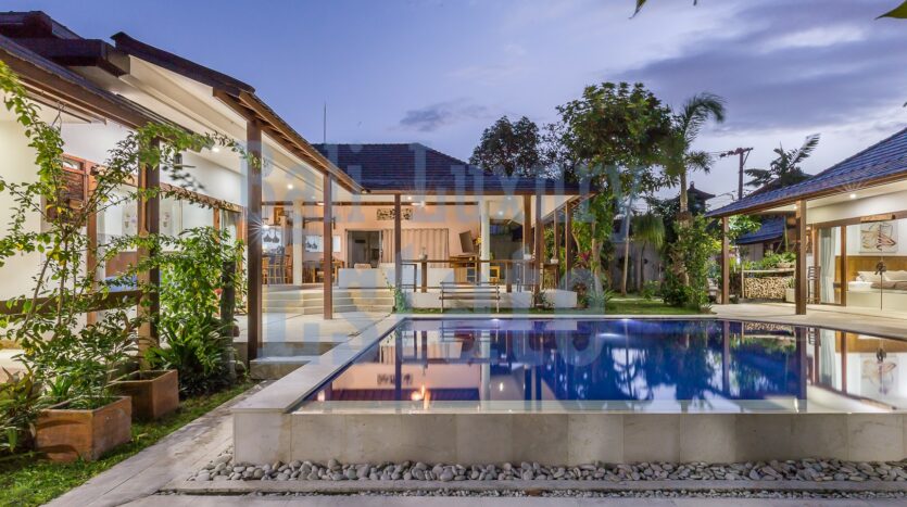 Tropical Villa in the Heart of Kerobokan - Leasehold - Bali Luxury Estate 0 (9)