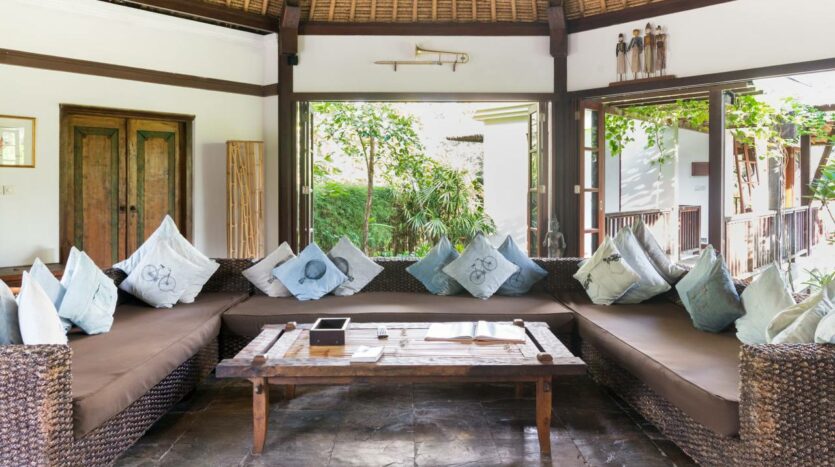Nyambu Luxury Villa - Ricefield, Jungle and River views - Bali Luxury Estate (9)