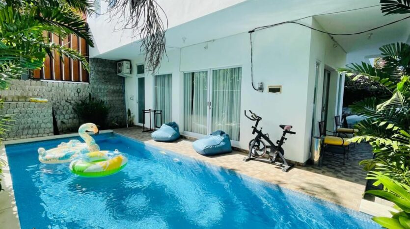 For sale is a modern cozy villa in a strategic part of Umalas, Kerobokan - Bali Luxury Estate (3)
