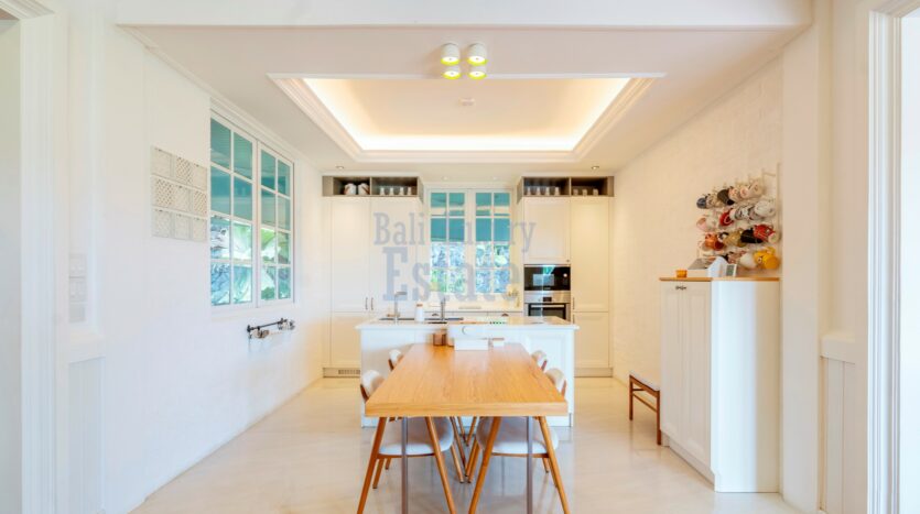 Discover true Luxury A Stunning Villa and Apartment in Berawa - Bali Luxury Estate (7)