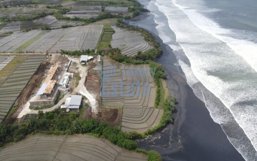 Beachfront Land in Pasut Tabanan For Sale – Freehold